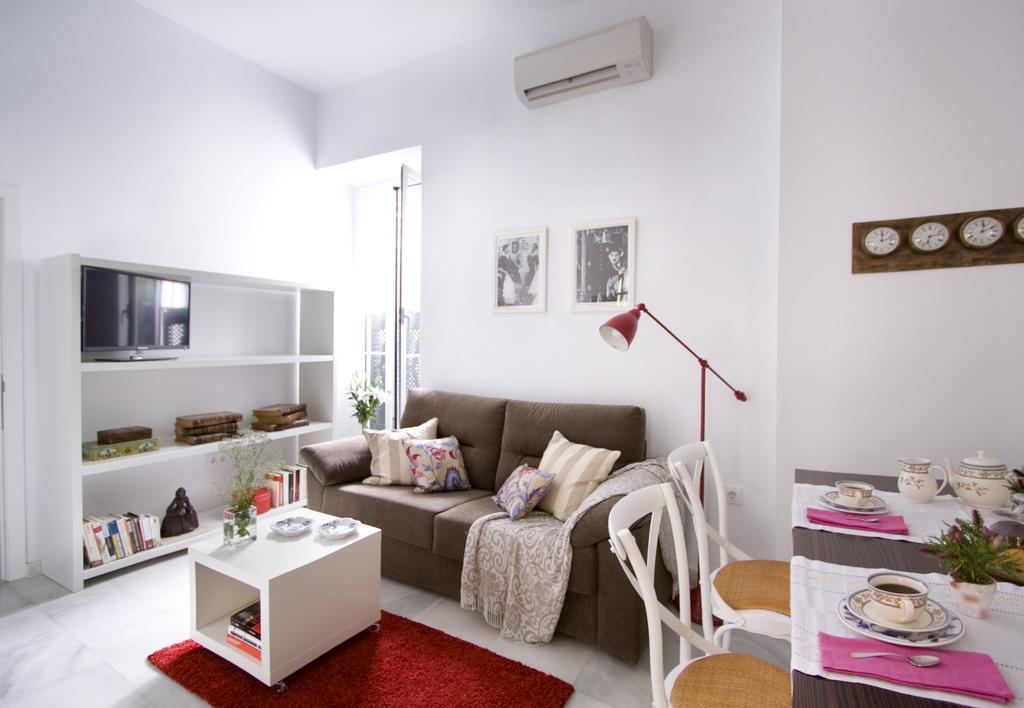 Apartamentos Plaza Pilatos Seville Ngoại thất bức ảnh