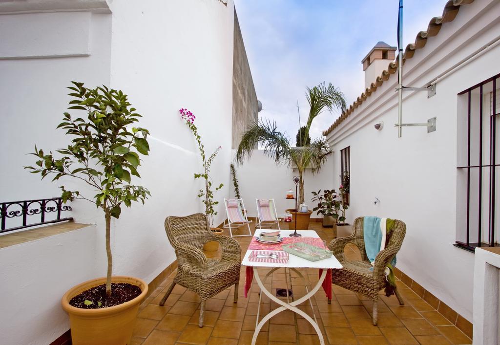 Apartamentos Plaza Pilatos Seville Ngoại thất bức ảnh