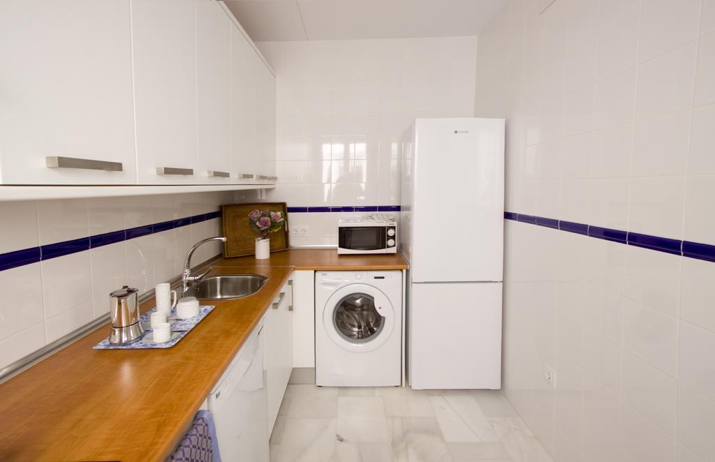 Apartamentos Plaza Pilatos Seville Ngoại thất bức ảnh