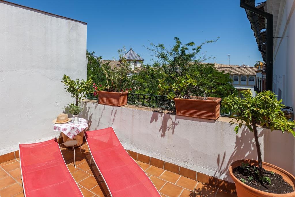 Apartamentos Plaza Pilatos Seville Ngoại thất bức ảnh