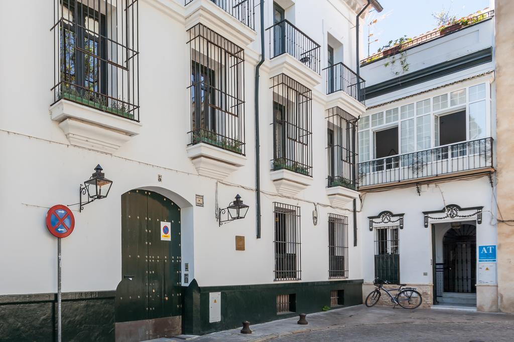 Apartamentos Plaza Pilatos Seville Ngoại thất bức ảnh