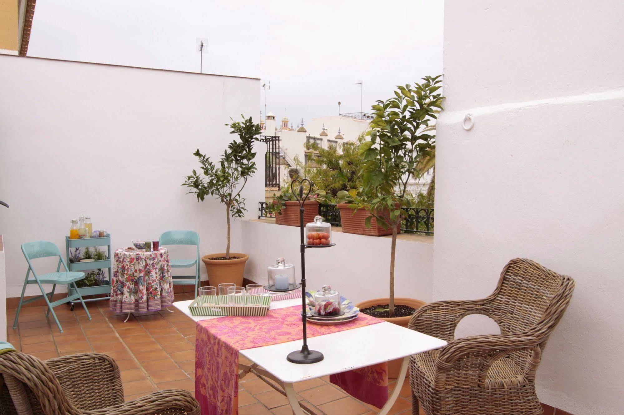 Apartamentos Plaza Pilatos Seville Ngoại thất bức ảnh